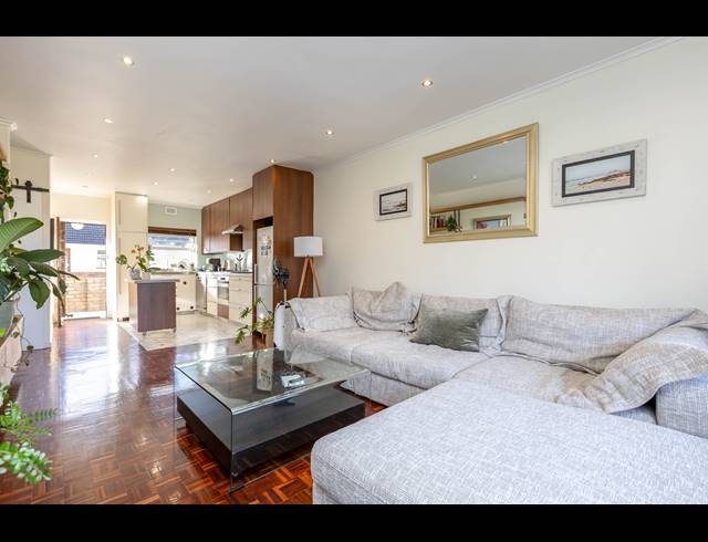 2 BEDROOM APARTMENT FOR SALE IN TAMBOERSKLOOF
